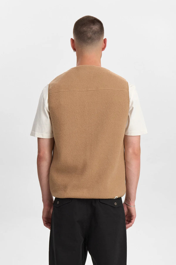 ANERKJENDT - AKRAMSUS BOILED WOOL VEST - TIGER´S EYE
