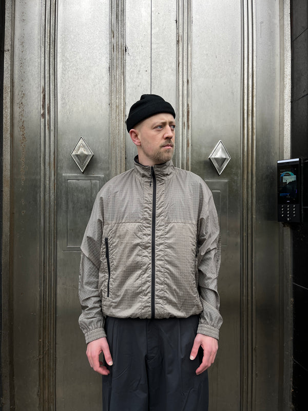 KRATAKAU - QM511 CRISPR PACKABLE LIGHTWEIGHT WINDBREAKER SAND