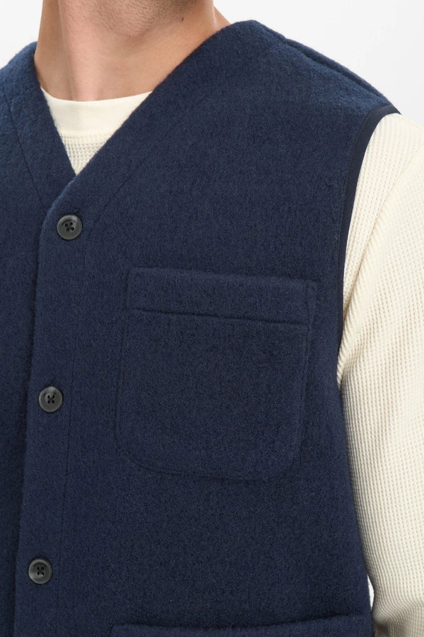 ANERKJENDT - AKRAMSUS BOILED WOOL VEST - SKY CAPTAIN