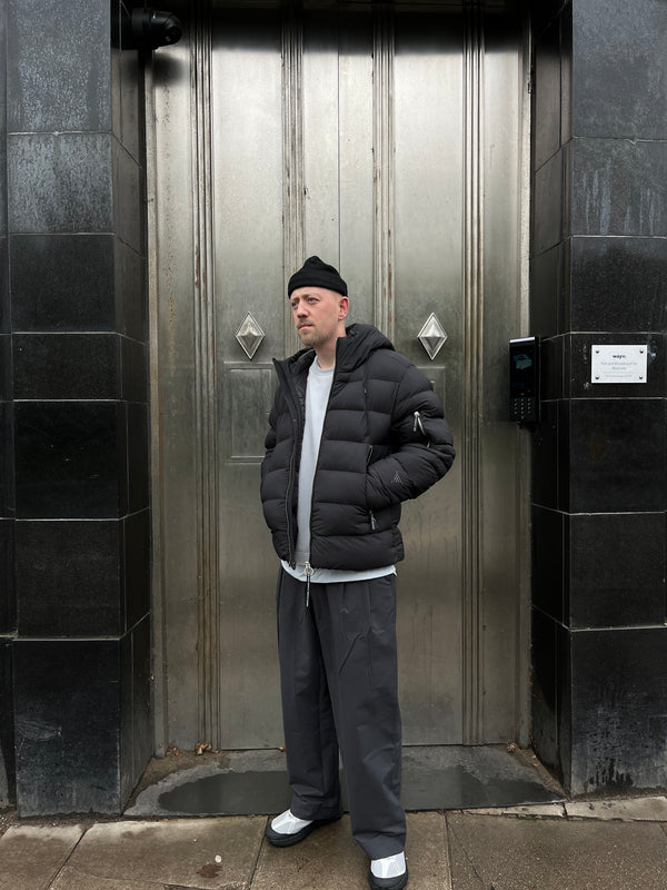 KRAKATAU - QM487 ROOK SHORT PUFFER BLACK