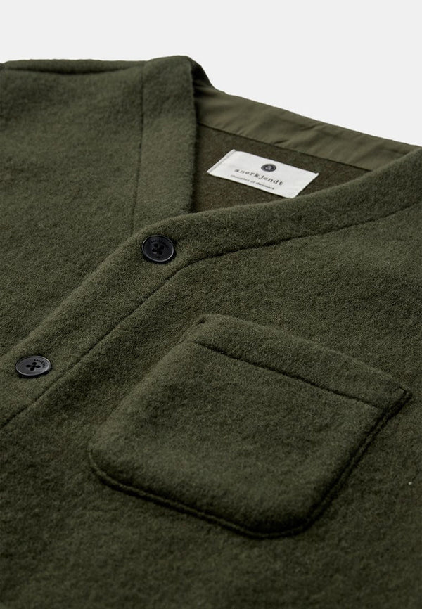 ANERKJENDT - AKRAMSUS BOILED WOOL VEST - FOREST NIGHT