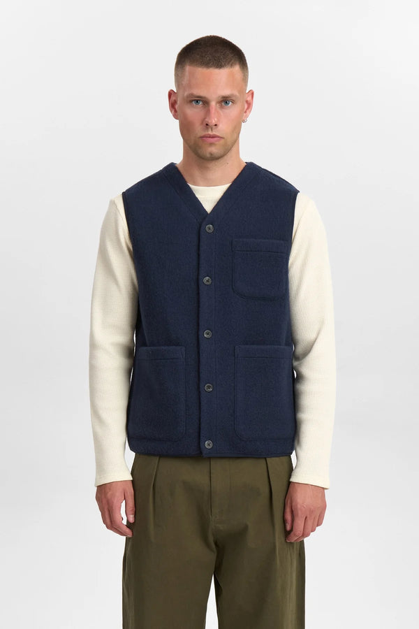 ANERKJENDT - AKRAMSUS BOILED WOOL VEST - SKY CAPTAIN