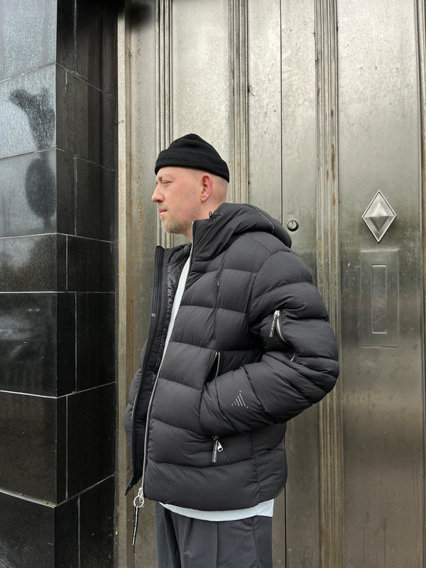 KRAKATAU - QM487 ROOK SHORT PUFFER BLACK