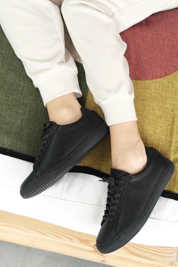 CLAE - BRADLEY TRIPLE BLACK LEATHER