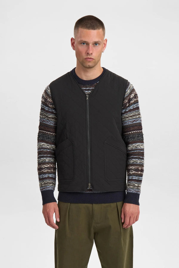 ANERKJENDT - AKRASMUS QUILT GILET - CAVIAR